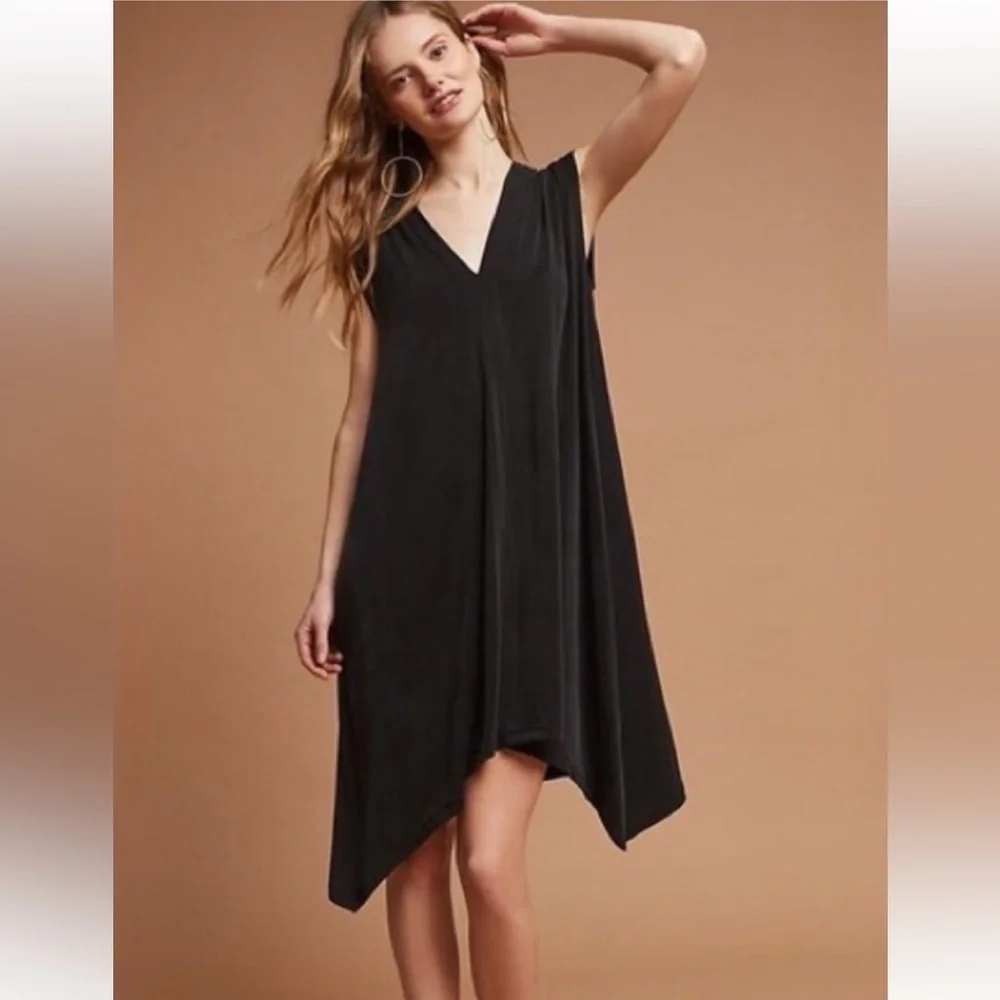Eri + Ali Black Cupro Blend V-Neck Handkerchief Hem Shift Dress XS D5599-SB